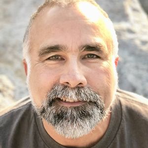 Meet your Posher, Carlos